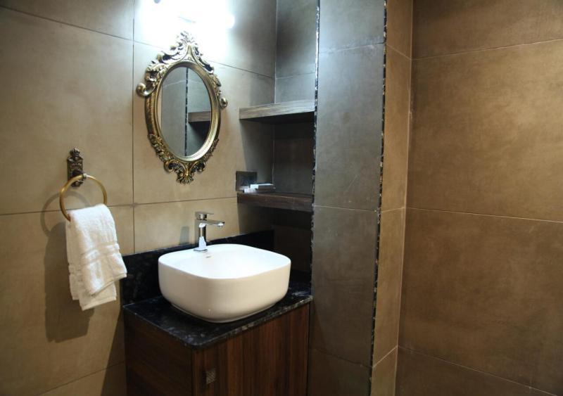 Dakshin Suites Srikakulam ภายนอก รูปภาพ